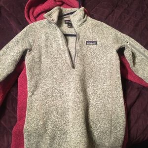 Women’s Patagonia fleece half zip sweater